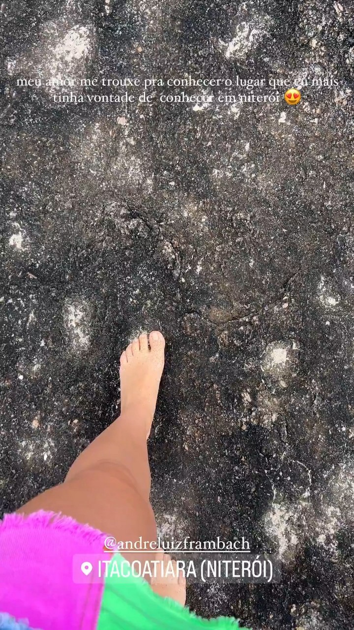 Larissa Manoela Feet